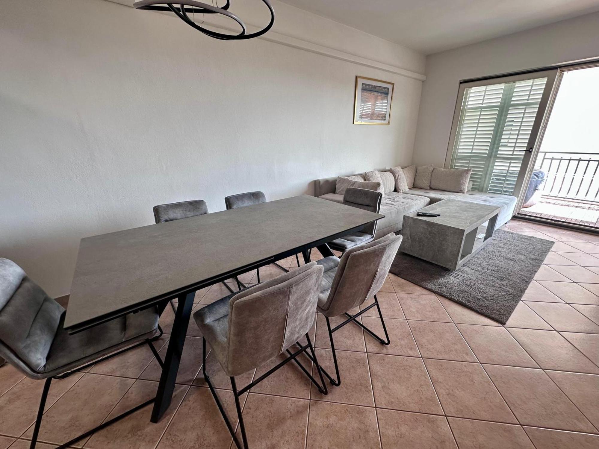 Rina Apartment Split